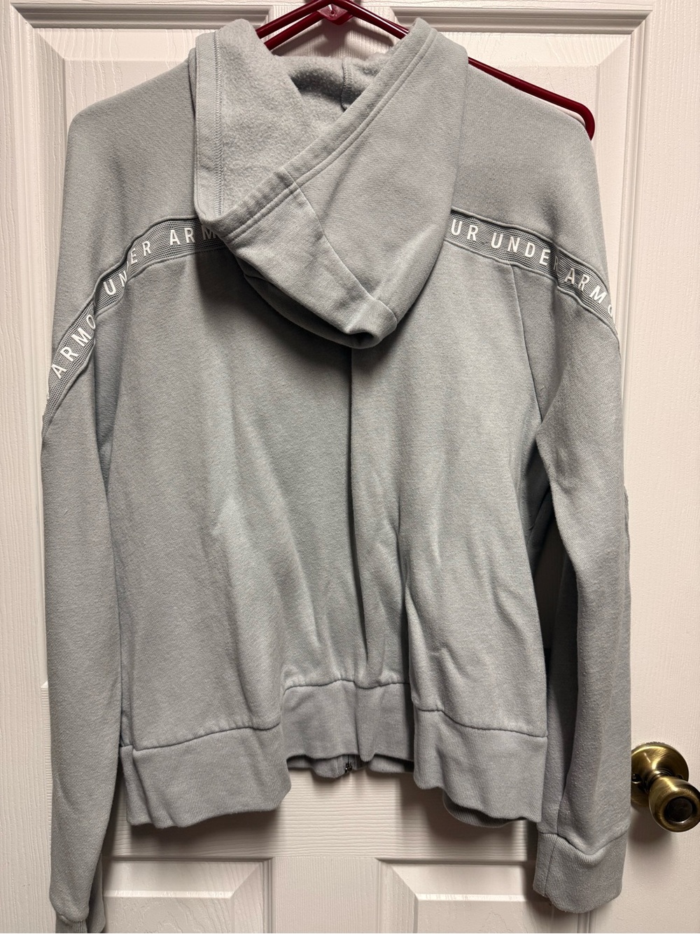 Outfit- Under Armour- Light Gray - Picture 4 of 9
